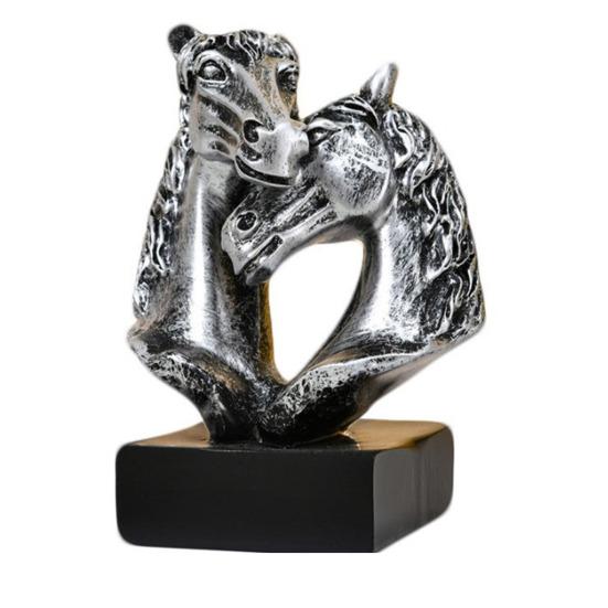 Doppelpferdekopf-Skulptur Harz Liebende Pferdefigur für Wohnzimmer Schlafzimmer Dekor Romantische Reiterstatue für Pferdeliebhaber Jubiläum