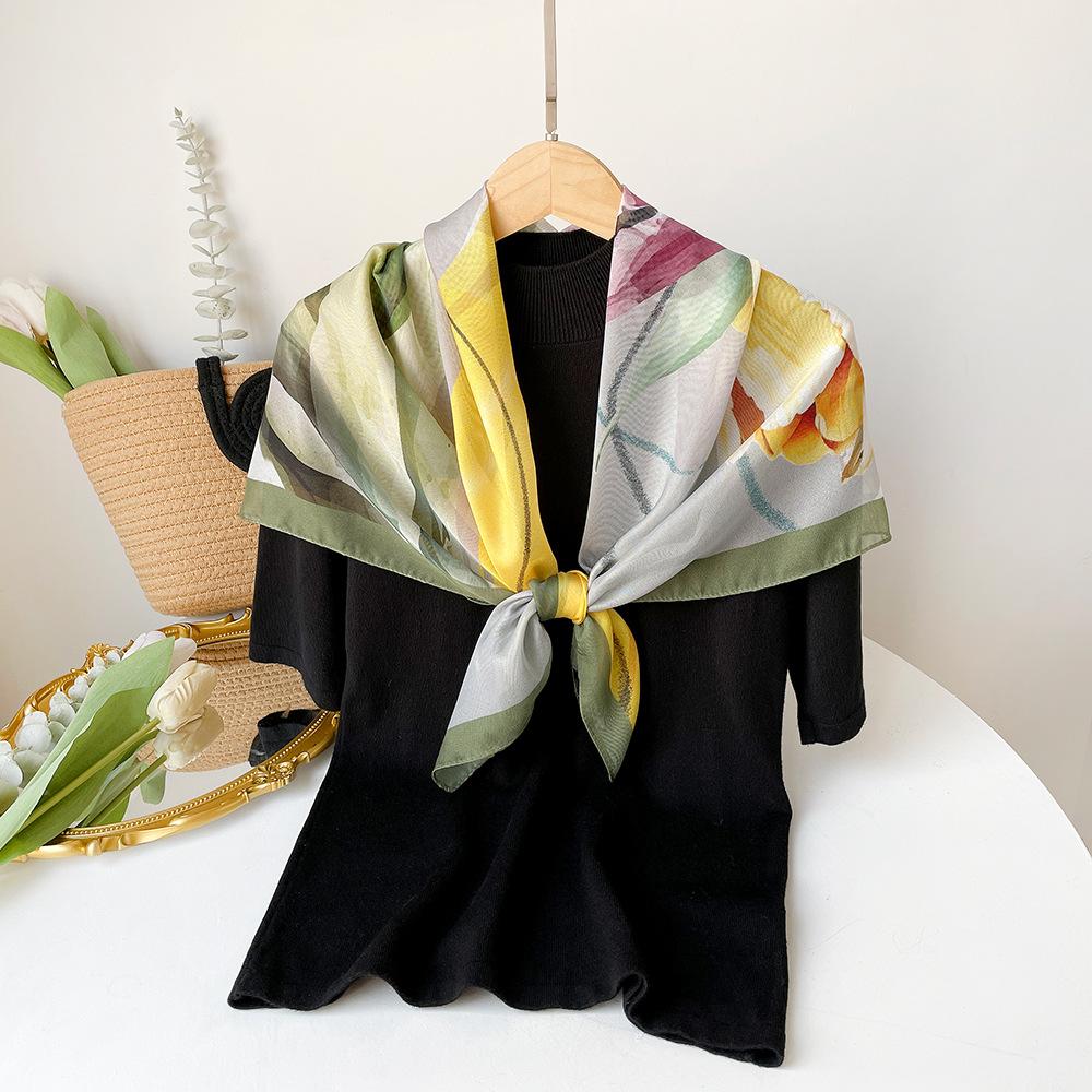 Frühlings- und Sommerseidenschals Neuer Retro-Modischer Imitationsseiden-Quadratischer Schal Vielseitiger Bedruckter Schal Dekorativer Leichter Luxus-Design-Schal