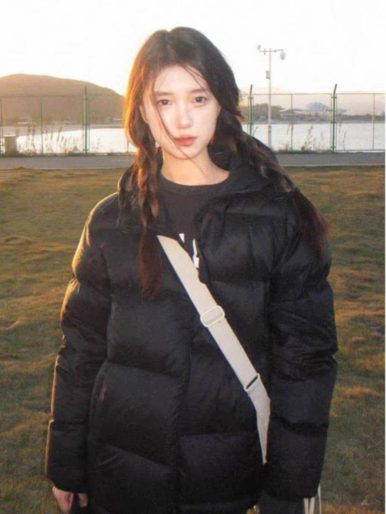 Women’s Short Hooded Windproof Thicken Warm Winter Puffer Jacket