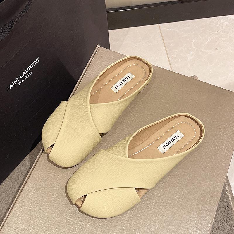 Soft bottom bag head half slippers women's outer wear 2025 summer new Korean version fashion hollow flat bottom lazy cool slippers women