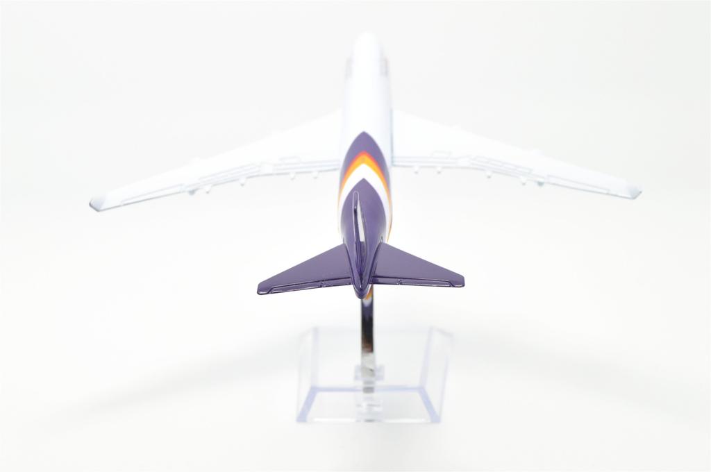TANG DYNASTY 16cm Thai Airways B747 Alloy Plane Model Toy 1/400