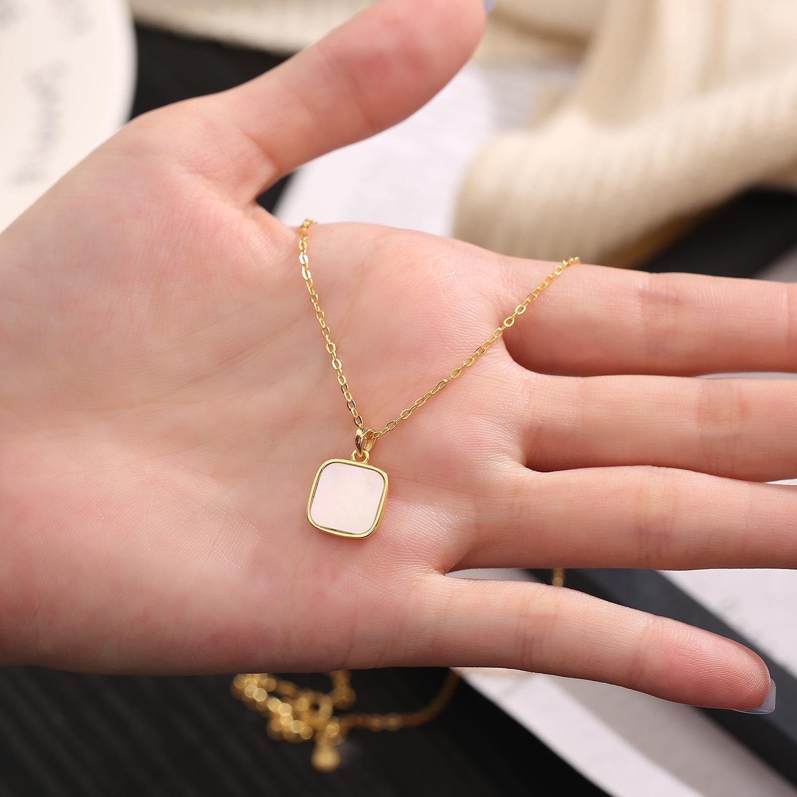 

Black Square Fashionable New-style Exquisite Necklace, Women s Light Luxury Temperament, Niche Design Sense, Ins Pendant 40CM