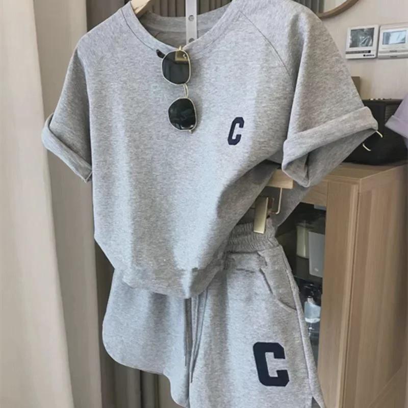 

Женский комплект из двух предметов: свободная футболка и шорты на весну/лето 2025 Medium серый