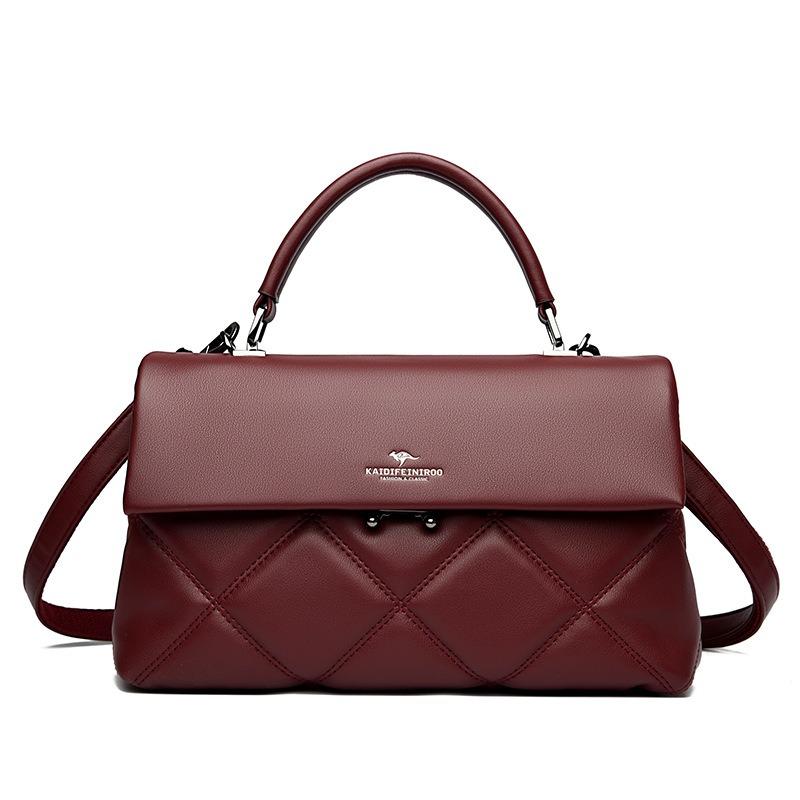 A Classic Women's Handbag—the Perfect Choice for Everyday Use