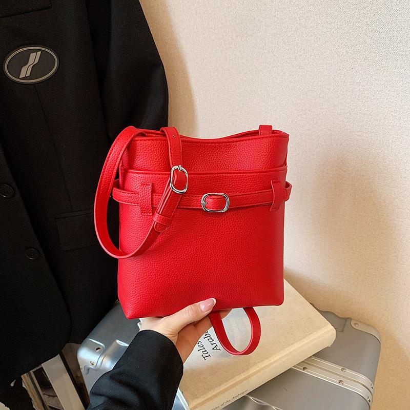 Simple bucket bag women's 2025 new trendy texture messenger bag versatile temperament shoulder bag