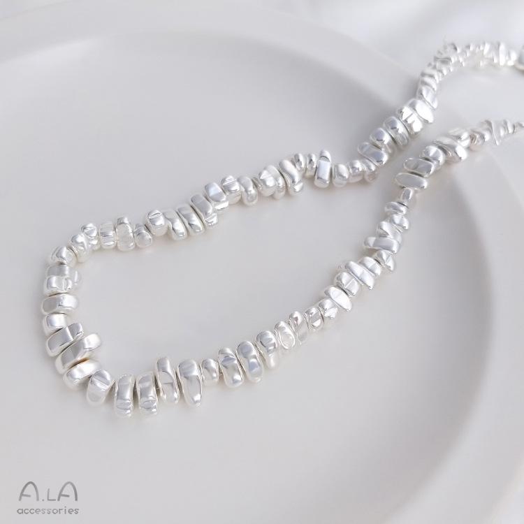 

Покрытые золотом и серебром бусины из камней неправильной формы для изготовления серег и браслетов своими руками