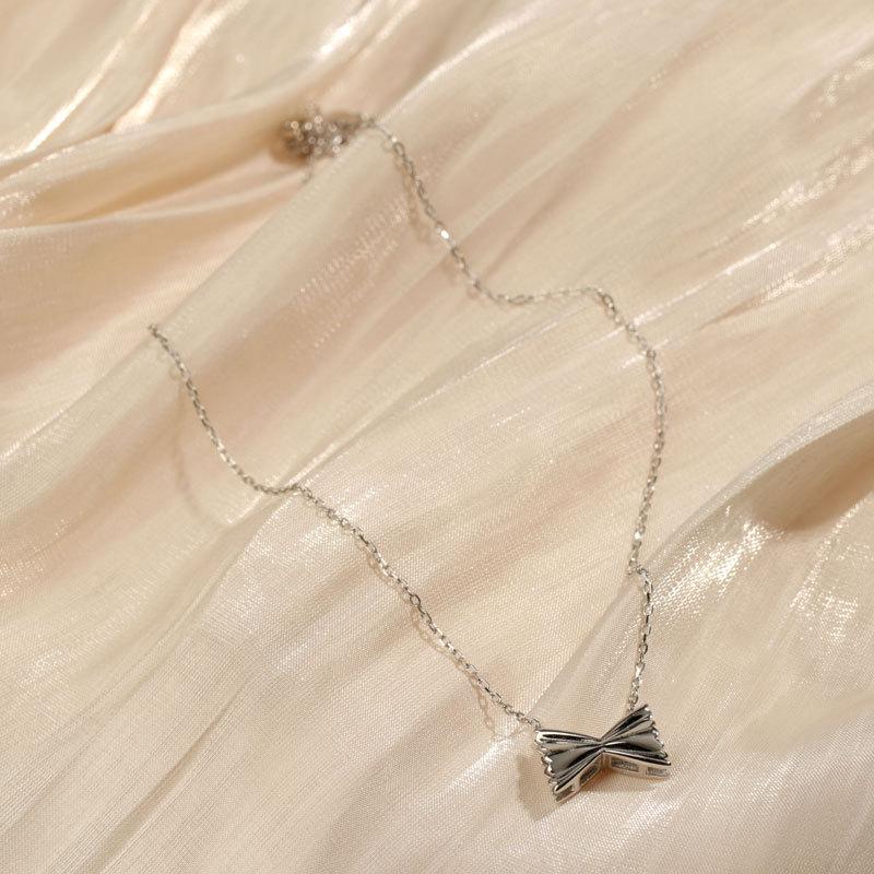 

Милое женское ожерелье-бантик из французского ретро-легкого роскошного циркония с цепочкой на ключицу