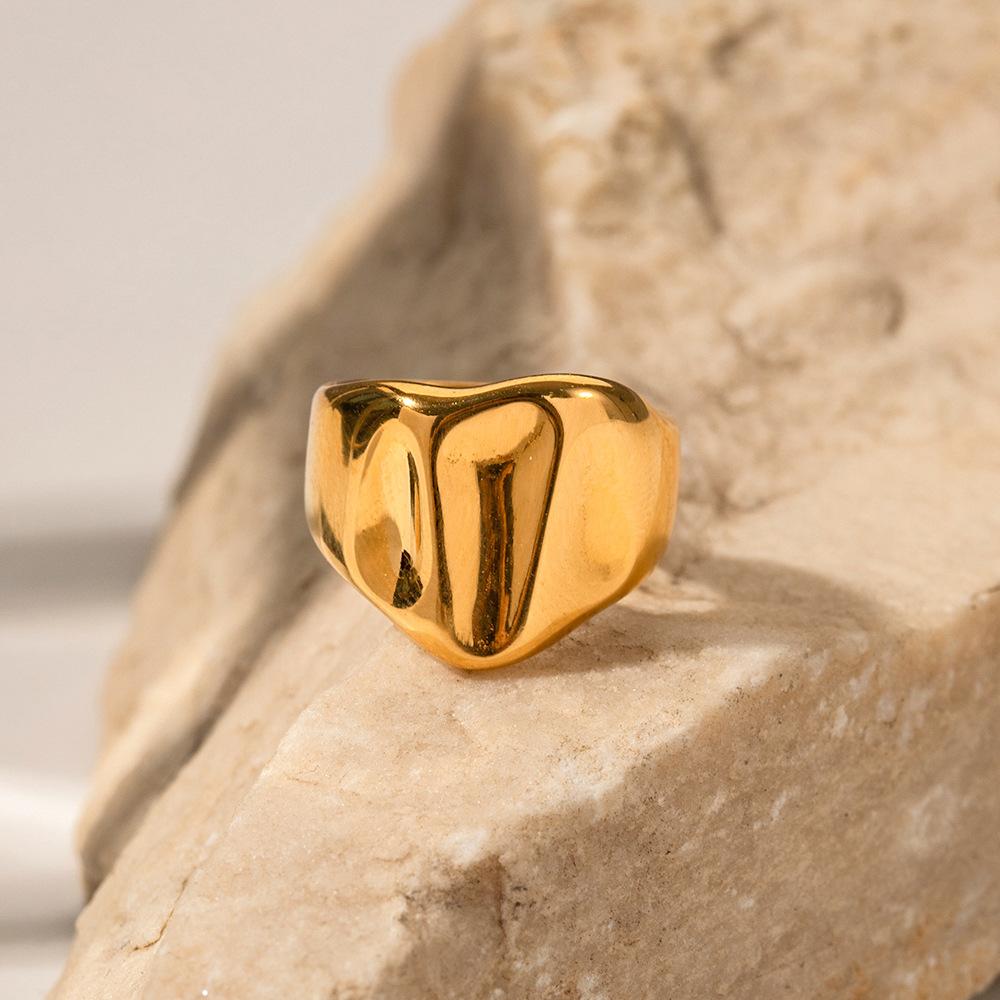 INS Internet celebrity trend 18K gold-plated stainless steel design hammer pattern wide-sided ring Europe and America do not fade wholesale