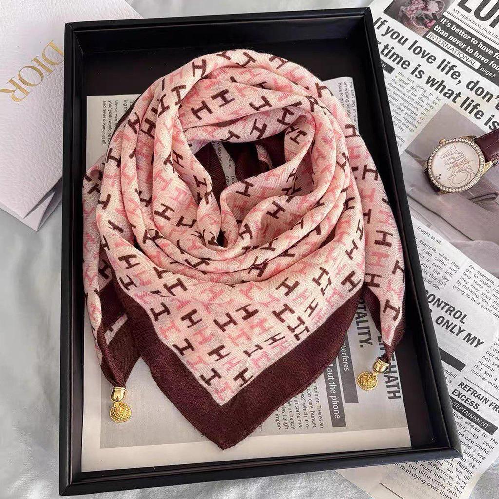 Women's Magnetic Buckle Neck Scarf - Lightweight, Comfortable Cotton, Versatile Style