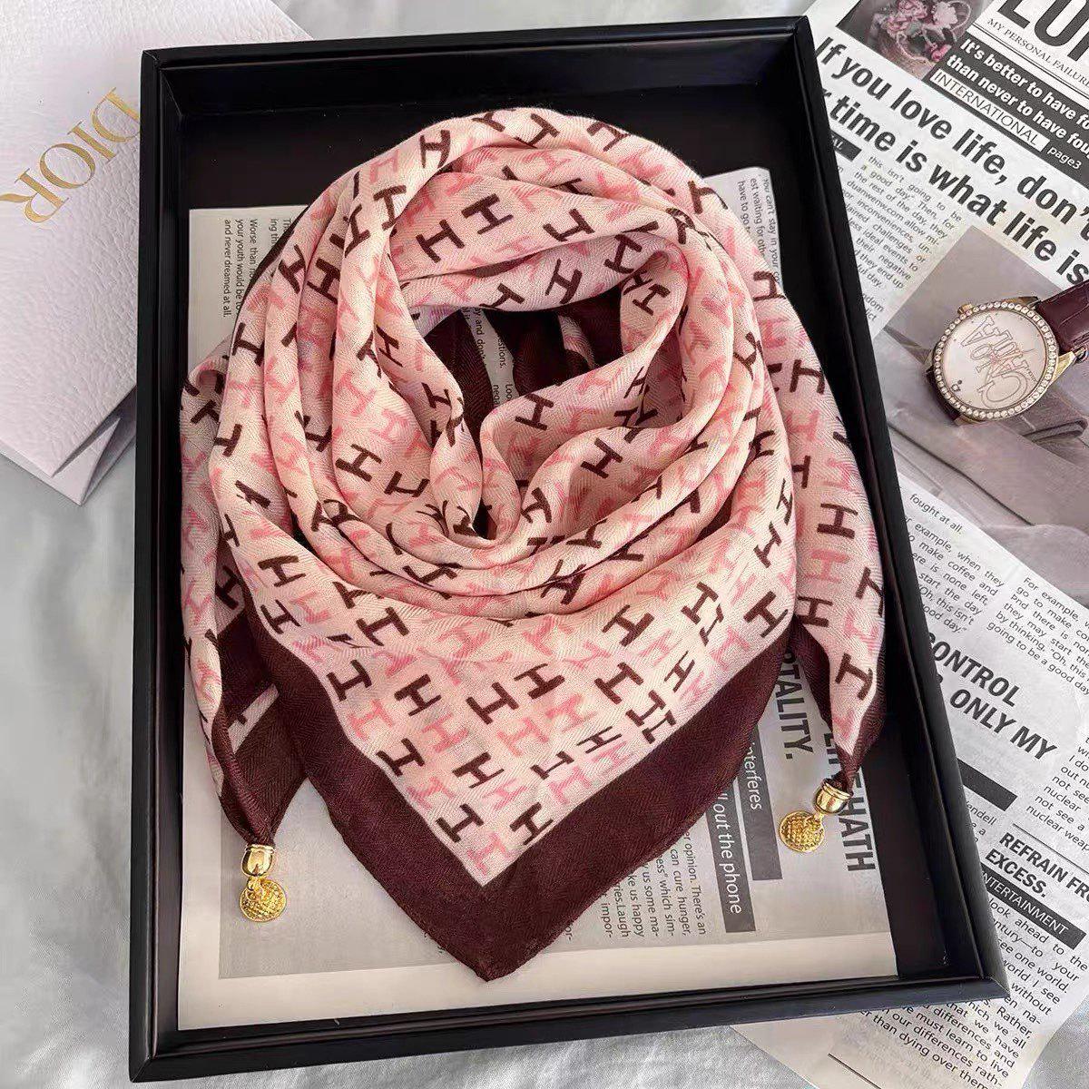 

Жіночий шарф на шию з магнітною застібкою - Легка, зручна бавовна, універсальний стиль