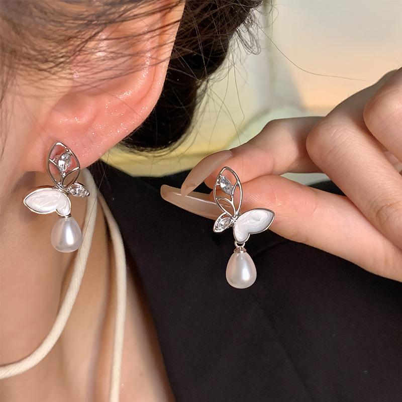 Hollow Out Butterfly Pearl Ear Stud Earrings