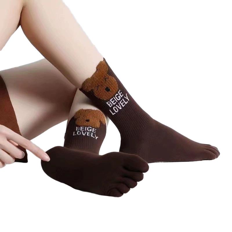 

1 Pair Women s Comfortable Cartoon Bear Thick Mid-Calf Socks EU 35-40 Five-Finger Winter Toe Socks Cotton Socks кофейный