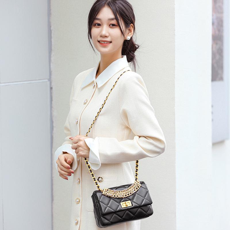 French Small Fragrance Style Light Luxury Women's Bag Fashion Trend Shoulder Bag Diamond Chain Underarm Bag Fashionable High End Portable