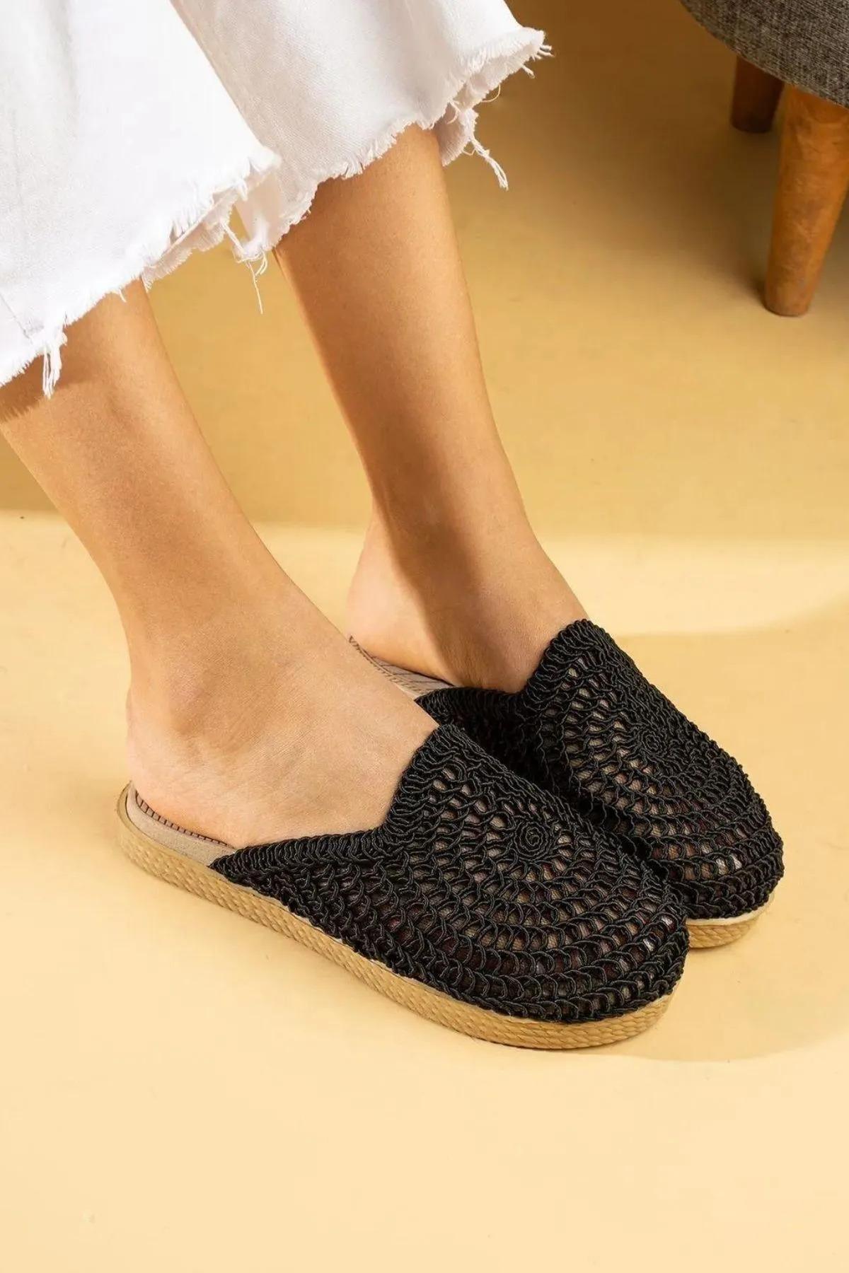 

Женские тапочки с соломенной вышивкой на удобной подошве 81-115-24