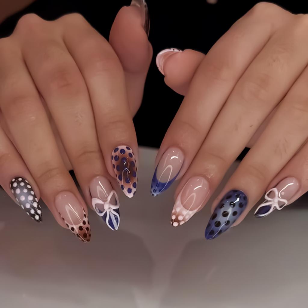 24pcs Red Star Print Fake Nails Sweet Cool Short Almond Press On Nail for Women Wearable Detachable Spice Girl False Nails
