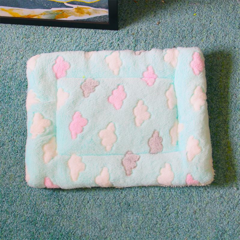 Warm Flannel Pet Mat for Dogs Cats Soft Fleece Blanket Pad Cozy Sleeping Bed Puppies Kittens Puppy Kitten Cushion Pet Accessorie