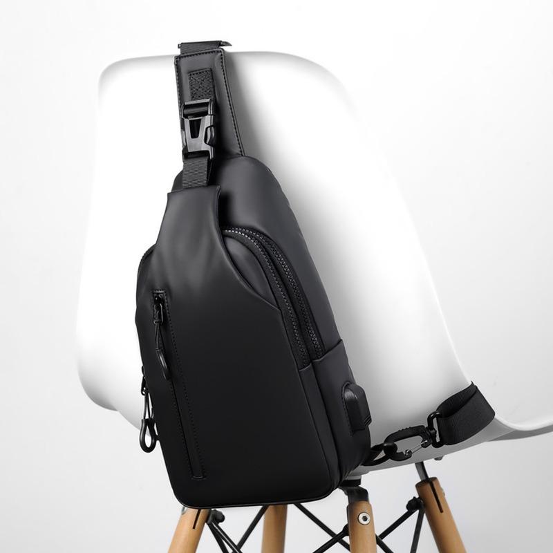 New outdoor large-capacity messenger bag, men's breast bag, fashionable and simple fashion trend shoulder bag