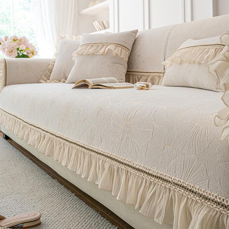

2025 new sofa cushion four seasons universal non-slip French cream wind leather sofa seat cushion skirt cover cloth towel 45 * 45 pillow cover (middle lace)