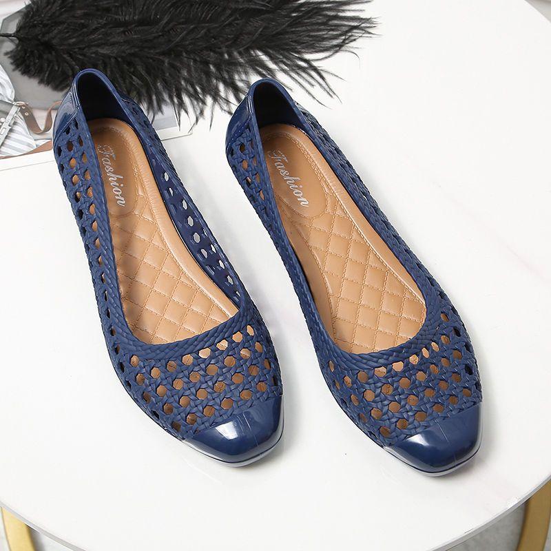 Nové sandály dámské duté prodyšné protiskluzové měkké dno běžné nošení mělká pracovní obuv sandály na klínu