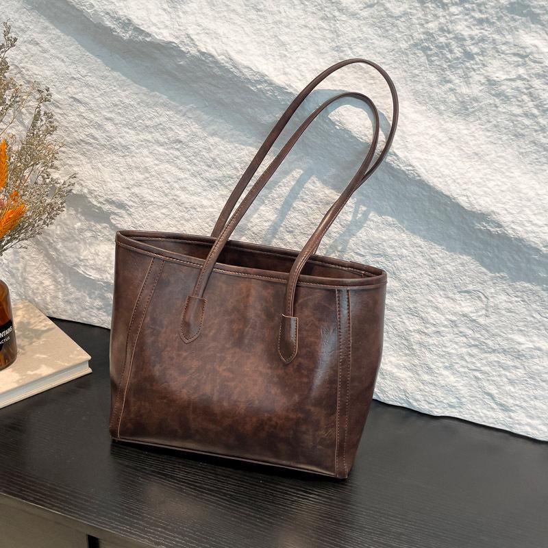 Retro texture portable tote bag women's 2025 new casual large-capacity shoulder bag premium versatile underarm bag tide