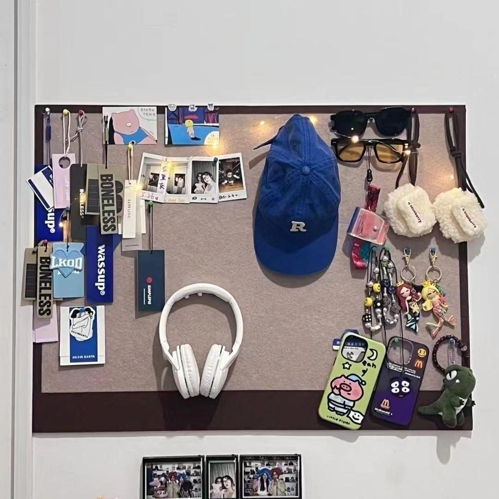 Selbstklebende Filztafel für Fotos, Brillen- und Schmuckaufbewahrung - Wand- und Tischdeko für Zimmer und Studentenwohnheime