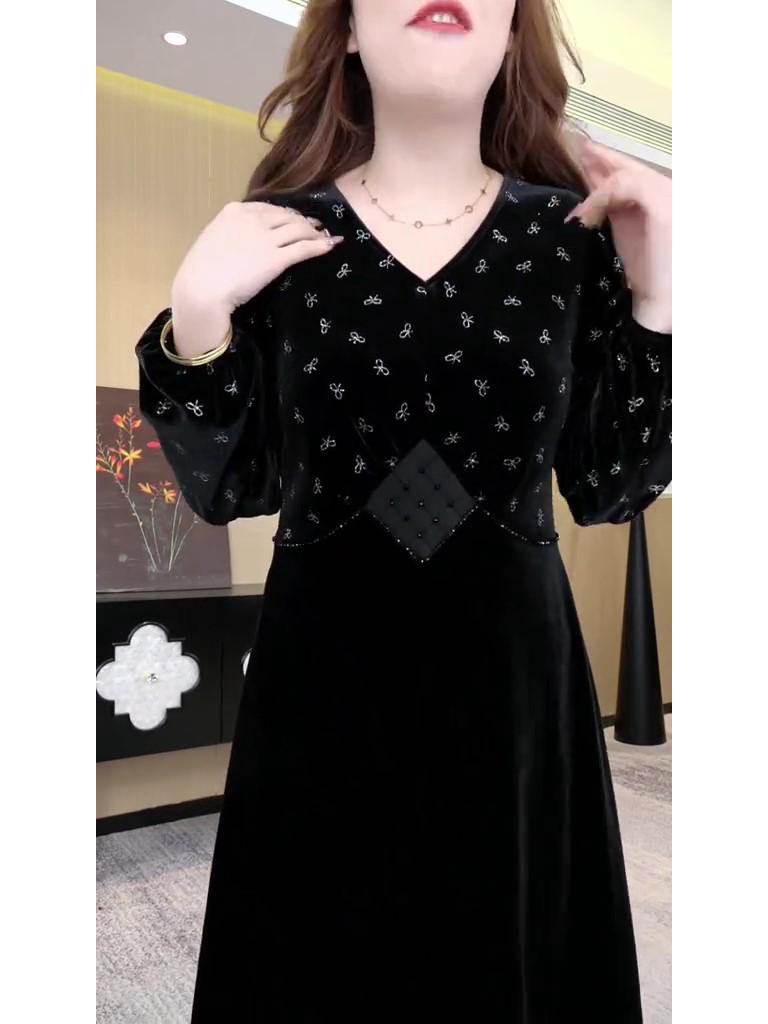 Elegantes Samtkleid in Übergröße - Herbst/Winter, Hochelastisch, Bedruckt, Locker, Schlankmachend, Reifer Stil für Damen.