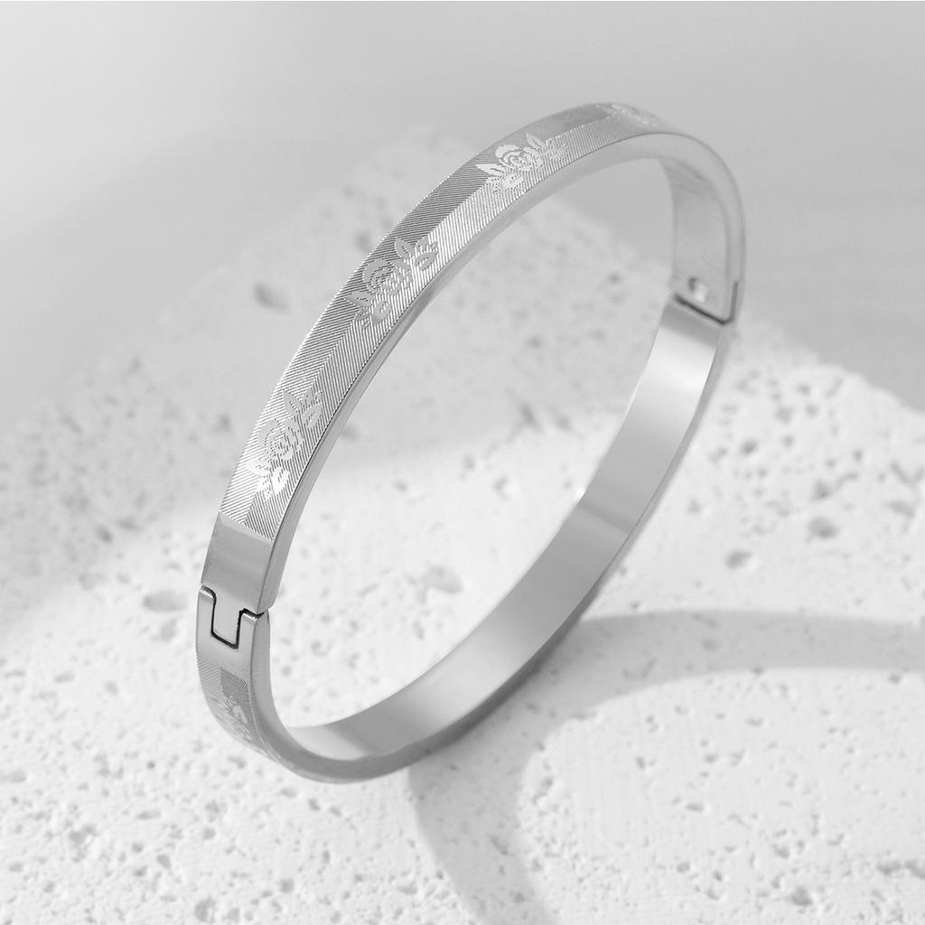 New titanium steel bracelet creative corrosion English flower egg buckle couple bracelet stainless steel decoration