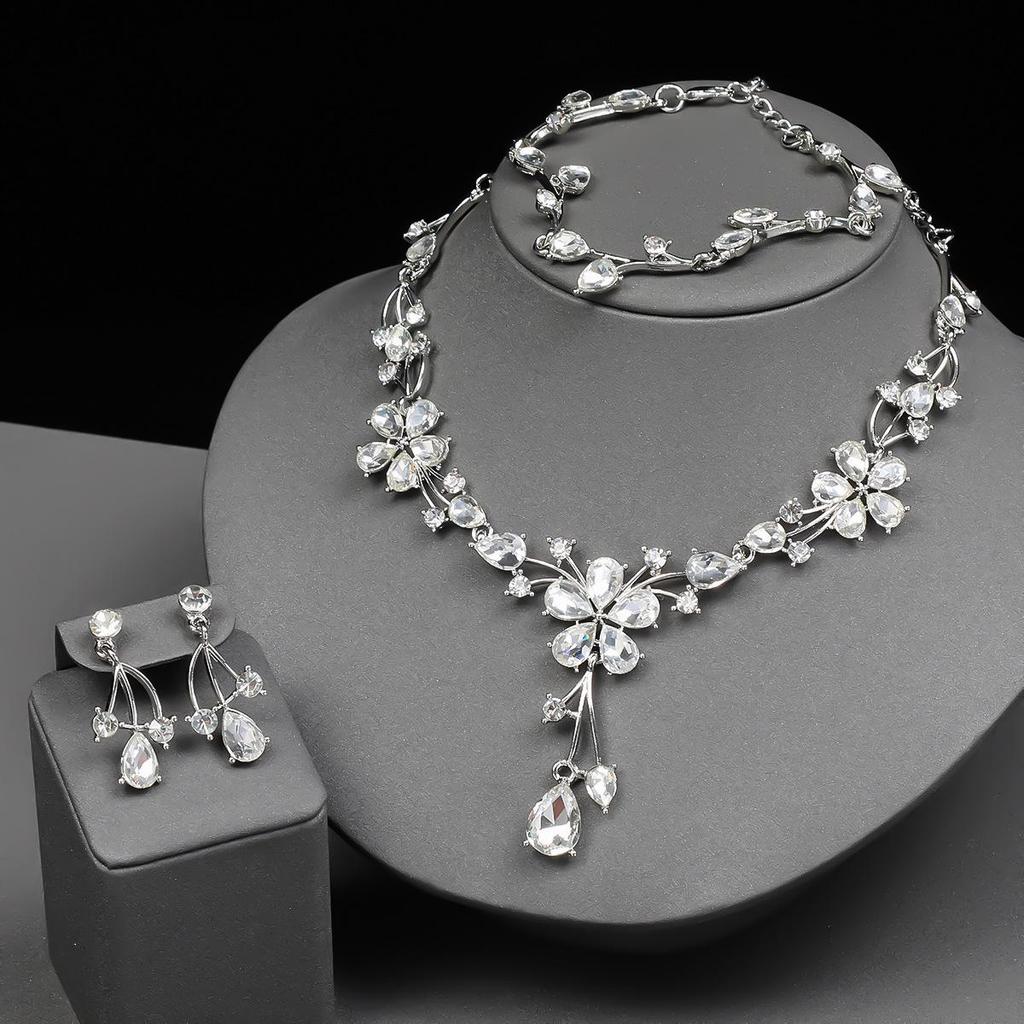 Elegant Crystal Flower Bridal Necklace Set - Fashionable European & American Jewelry Accessories