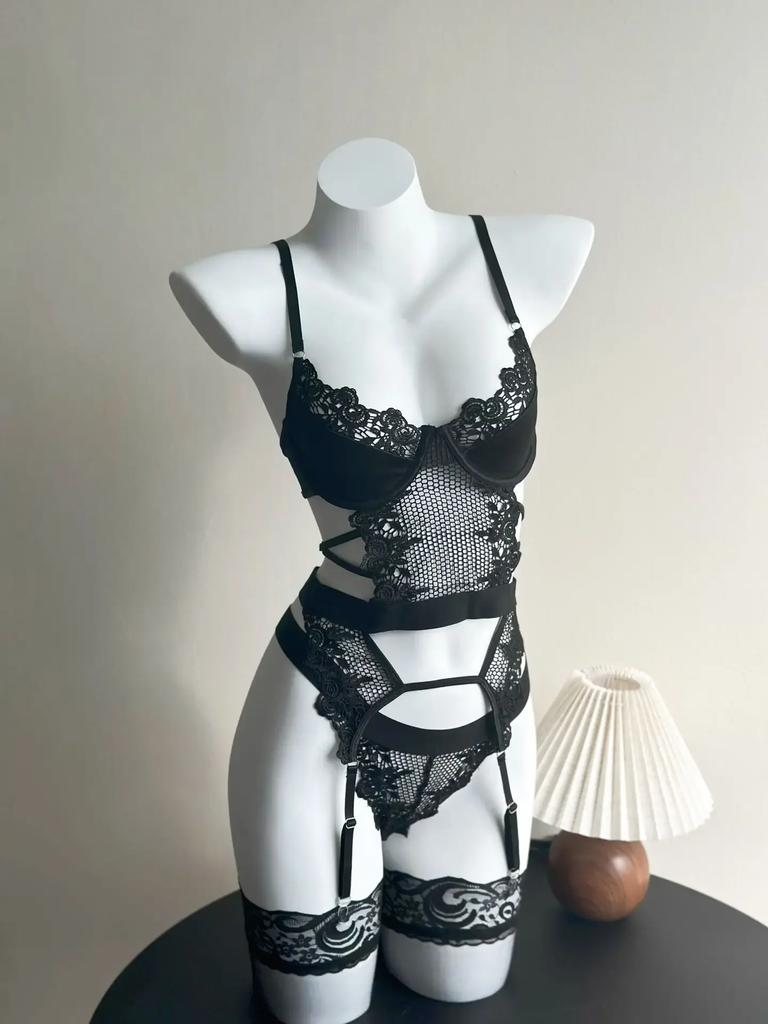 2-piece Purple Erotic Lingerie Set Women See Through Sexy Corset Sissy Bra and G-String Set Lace Sexy Female Underwear Suit