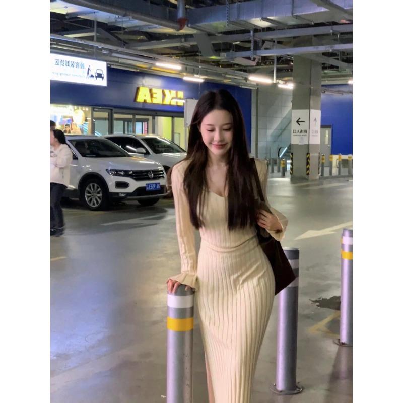 New base with knitted long-sleeved dress for women's autumn and winter senior sense and thin temperament hip-wrapped long skirt