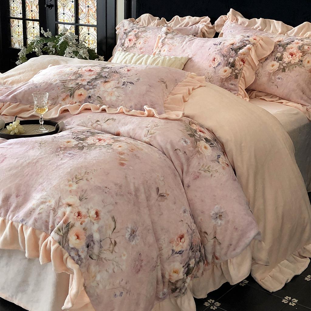 Autumn and Winter French Luxury Printed Lotus Leaf Edge Thickened Milk Velvet Four Piece Set