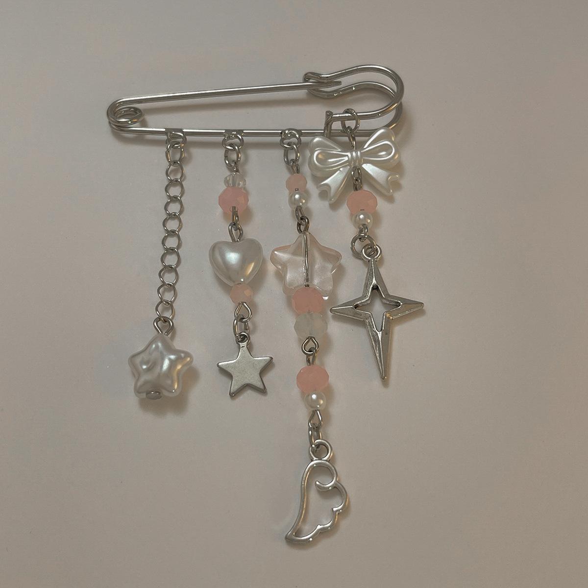 

Accessories, simple love beaded star fringed brooch, versatile, fresh, sweet and cool bow clothing