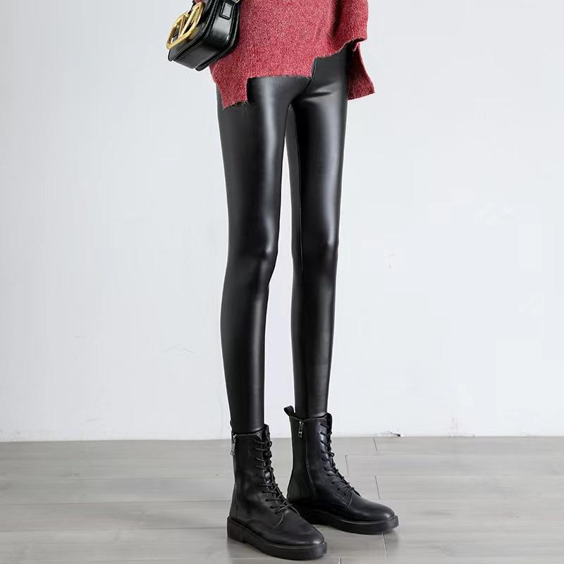 Women's High-Waisted PU Leather Pants with Velvet Lining, Slim Fit, Windproof & Waterproof, Perfect for Autumn/Winter.