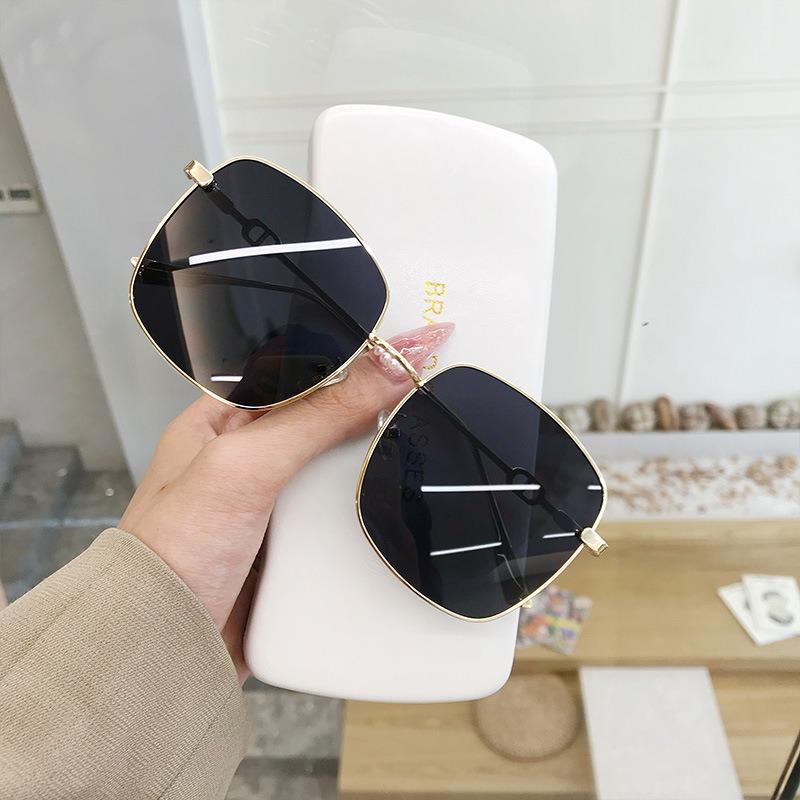 New Metal Large Frames Square Sunglasses Female Designer Fashion Sun Spectacles Male Outdoor Driving Eye Spectacles UV 400 Protection Oculos De Sol