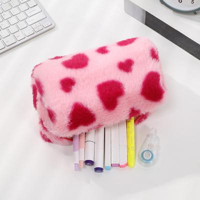 Fuzzy Make-up-Tasche Flauschige Plüsch-Kosmetiktasche mit Reißverschluss und Herzmuster Süßes Federmäppchen Reise-Kulturtasche für Frauen Mädchen