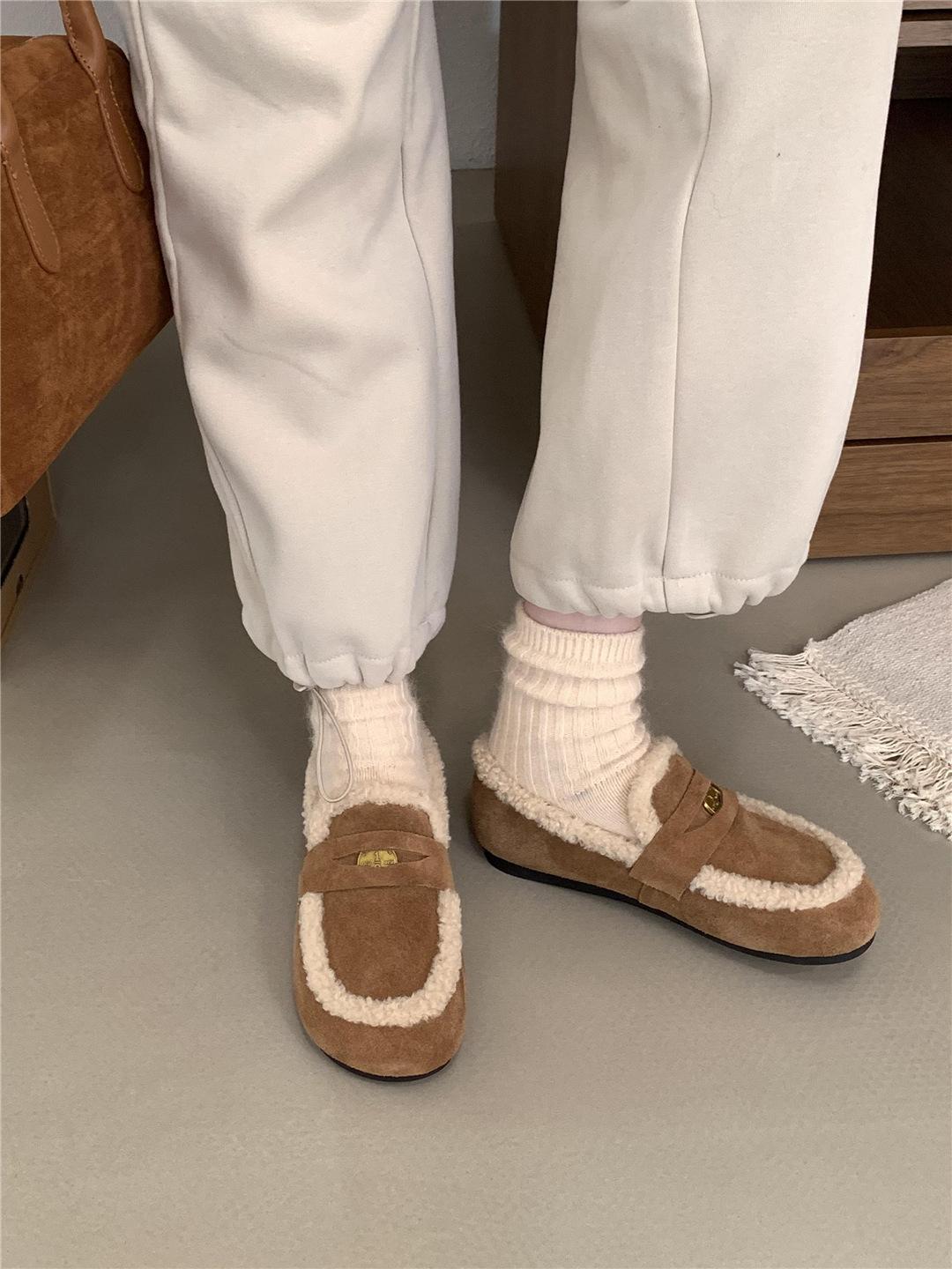 

Lamb wool shoes 2025 autumn and winter new matte leather lamb wool flat-soled soft-soled loafers Doudou single shoes 39 светло-коричневого