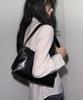 LEATHERY Loen Shoulder Bag [Black]
