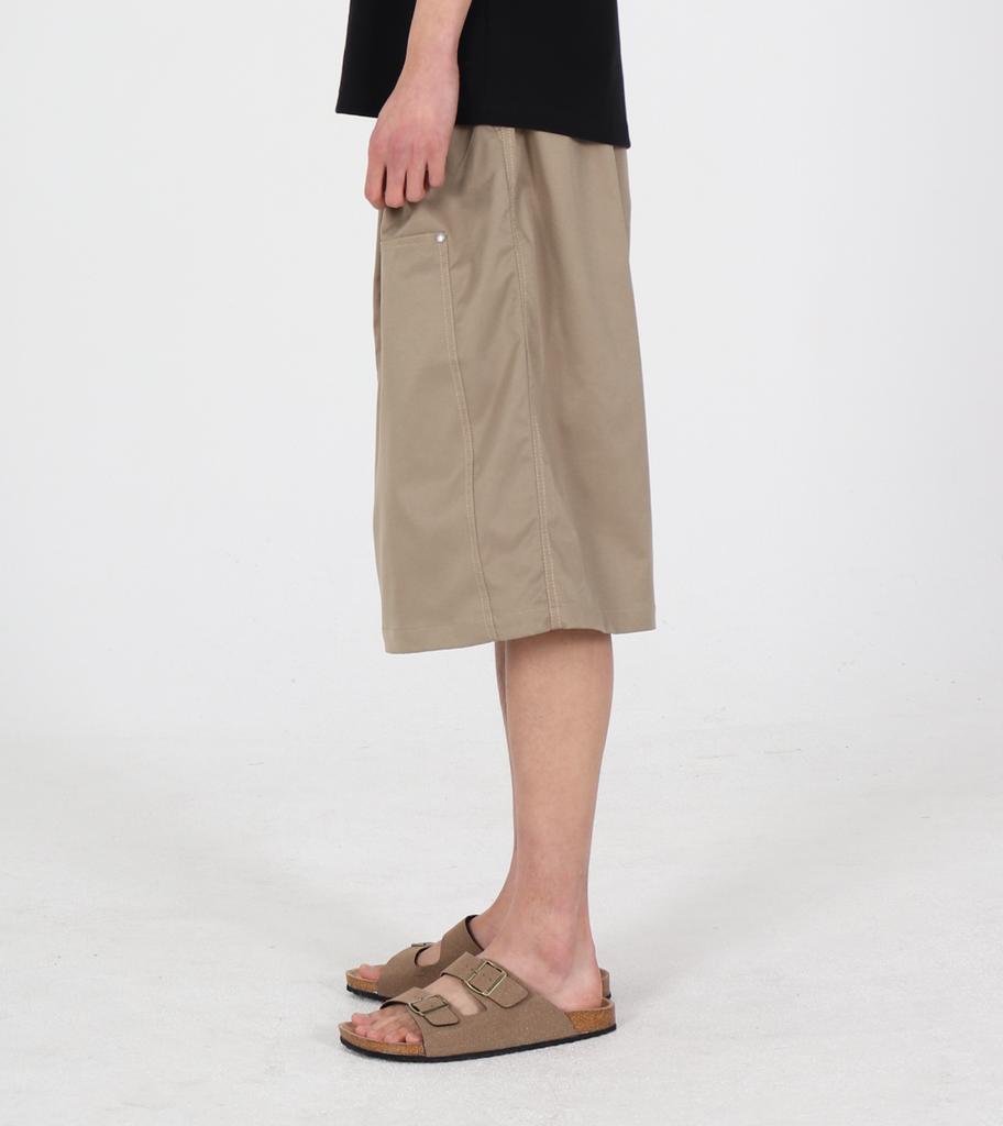 Beoteunseoul Double-Pleat Front Cargo Wide Bermuda Pants (Beige)