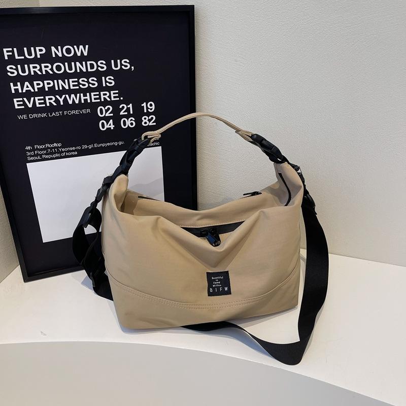 New Casual Canvas Messenger Bag Bag Female College Students Commute To Class Large Capacity Horizontal Square Bag