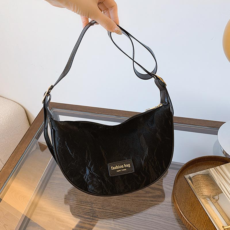 

Маленькая сумка в иностранном стиле, женская летняя модная для работы, сумка-мессенджер для поездок, на одно плечо, сумка-пельмень чёрный