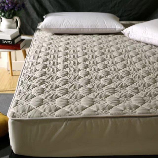 Soft Sanding Quilted Mattress Cover Double King Size Customized  Anti-mite Pad Protector Cover Not Including Pillowcase