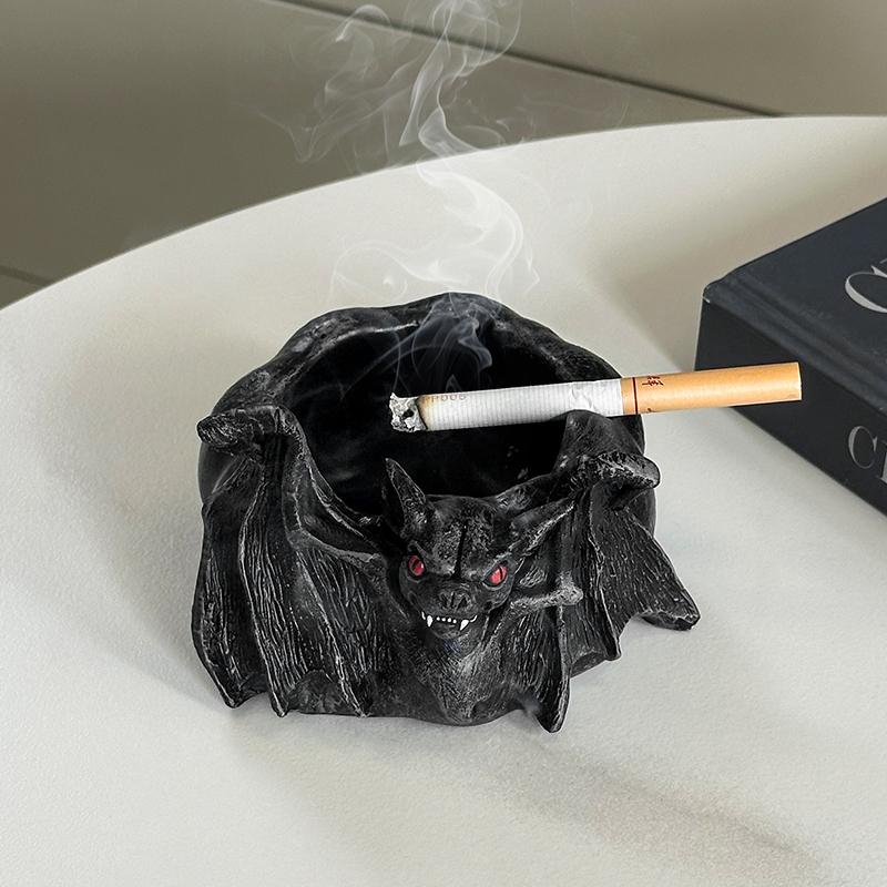 Creative Cartoon Bat Ashtray, Fashionable Father's Day Gift Ashtray, Classic Ornament Decoration