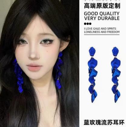 

Bohemian Style Beach Vacation Earrings Dangle Lightweight Resin Petal Design Fashion Jewelry for Women and Girls One Size