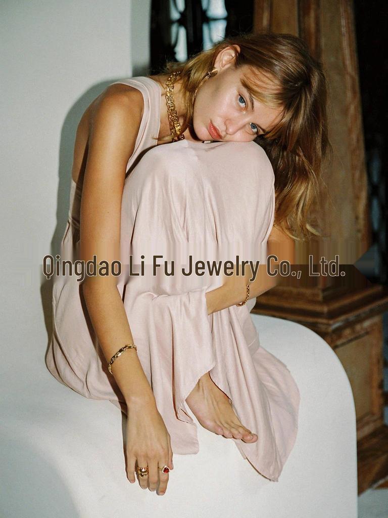 Elegant Heart-Shaped Ruby Ring: Vintage European and American Style for Women