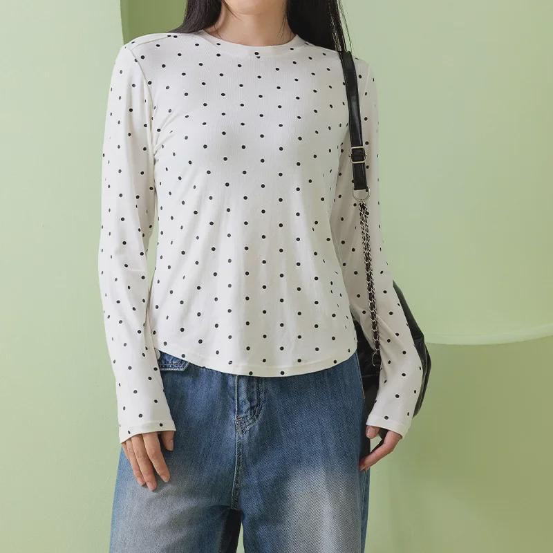 Polka Dot Long-Sleeve Round-Neck Women's Slim Fit Casual Top for Autumn/Winter.