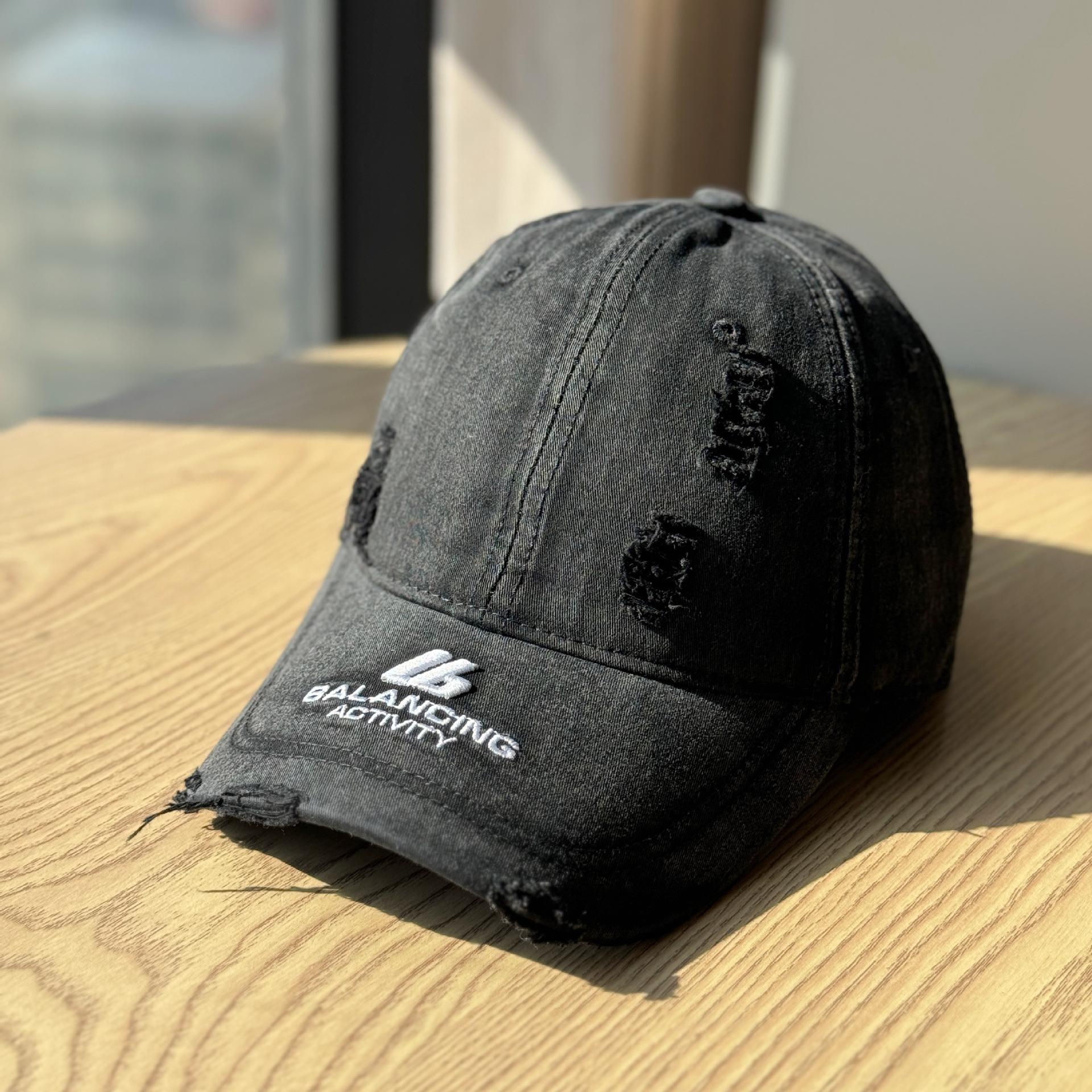 

New ripped denim blue baseball cap for women, washed and distressed, with a wide brim that makes the face appear smaller, soft-top duckbill cap, Adult54-60Adjustable чёрный