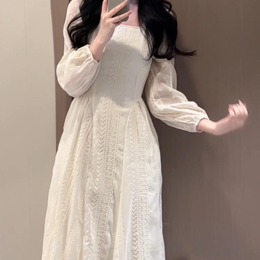 2025 Korean Style Square Neck Pear & Apricot Long Dress - Elegant Early Autumn Waist-Cinching Design for Women