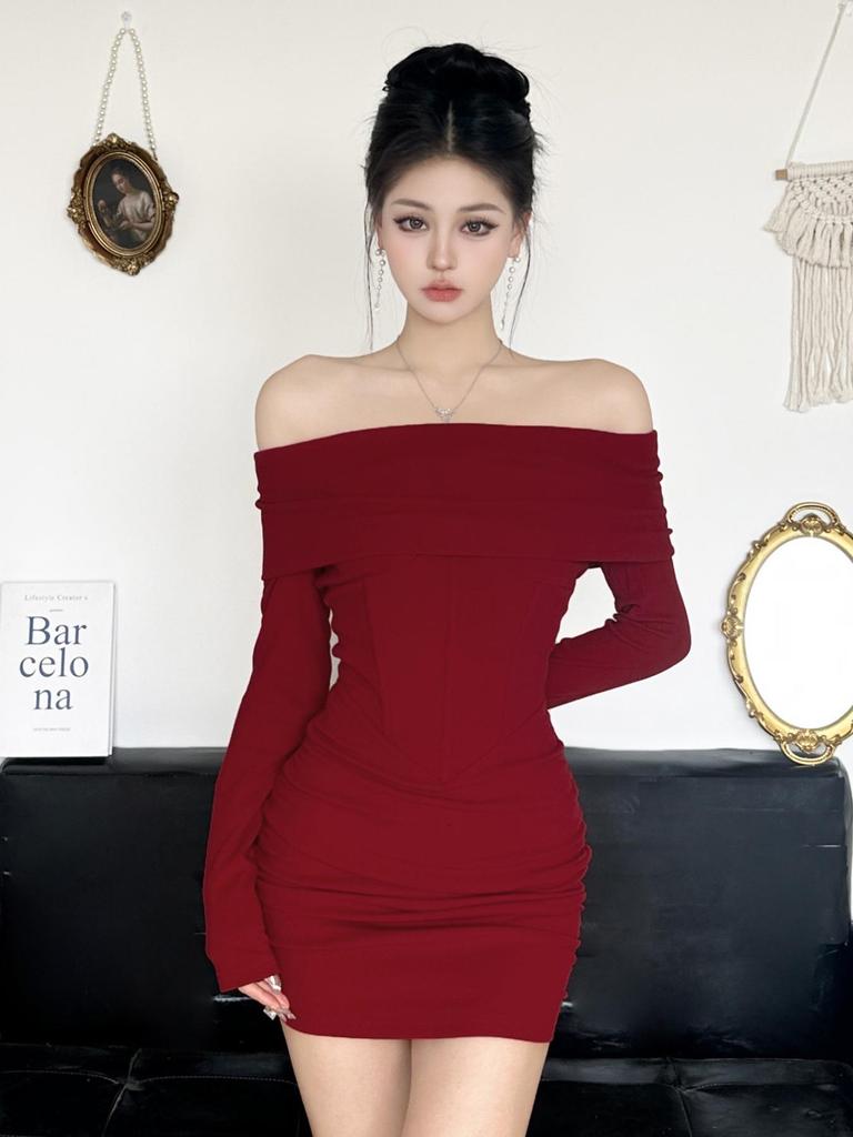 Schmales rotes One-Shoulder-Kleid für Frühling/Herbst: Sexy & figurbetont