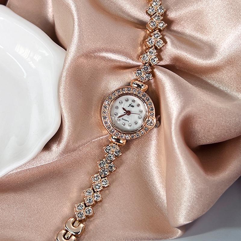 Relógios Femininos Marcas de Luxo Leve Nicho Exquisitos Pulseiras Compactas Pulseiras de Liga de Alta Qualidade Relógios de Quartzo da Moda para Estudantes