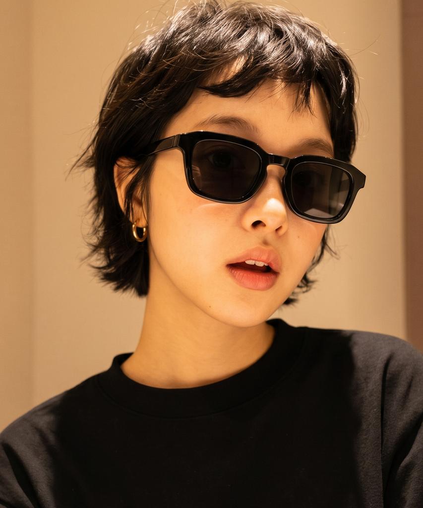 Tukyubeu Modern Crown Panto Sunglasses(Black)